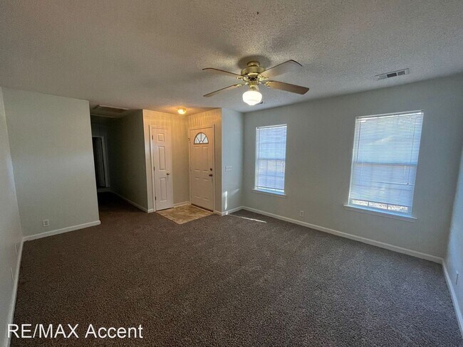 Foto del edificio - 3 br, 2 bath House - 158 High Point Drive