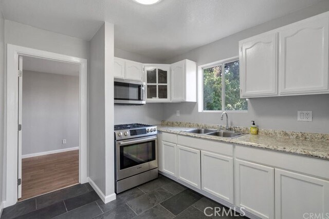 Building Photo - 3430 Holyoke Dr