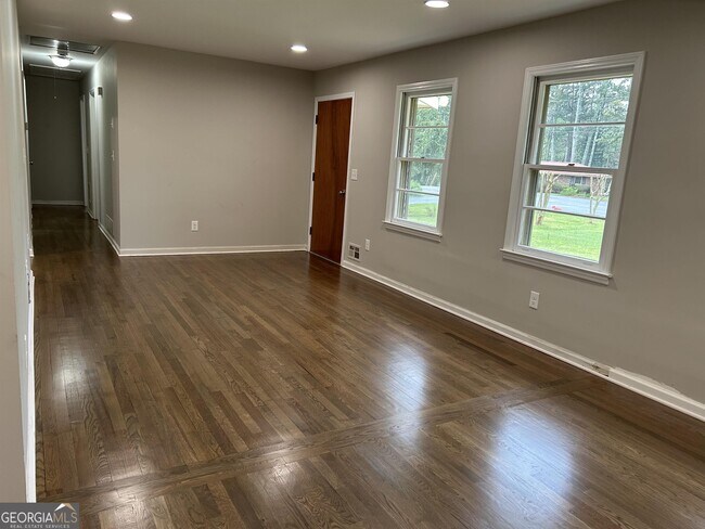 Foto del edificio - 720 Jewel Pl SW