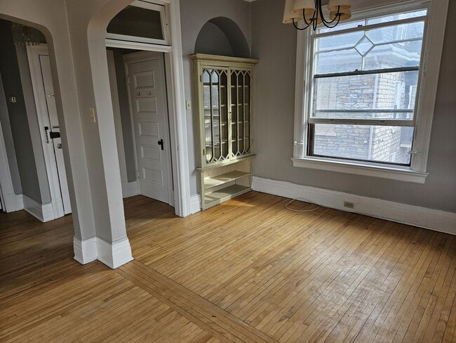 Building Photo - 209 Rue Wilbrod St