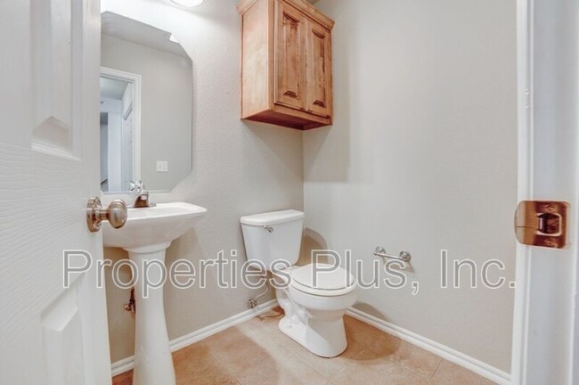 Building Photo - 2994 Creekside Dr