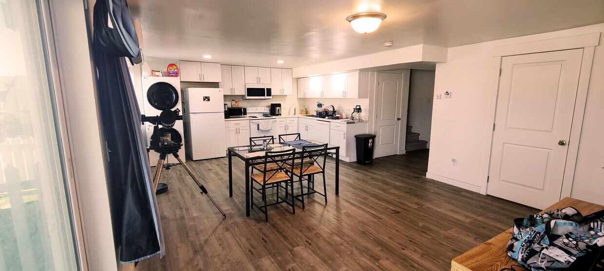 Foto principal - 9337 N Tampa Dr