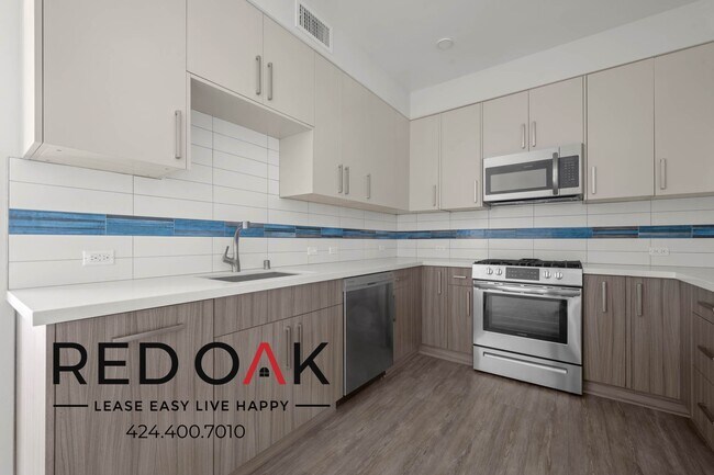 Building Photo - ~1 Month FREE~ Sun-Drenched, Spacious One ...