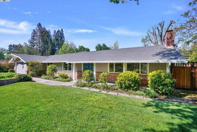 Building Photo - 613 Huntleigh Dr