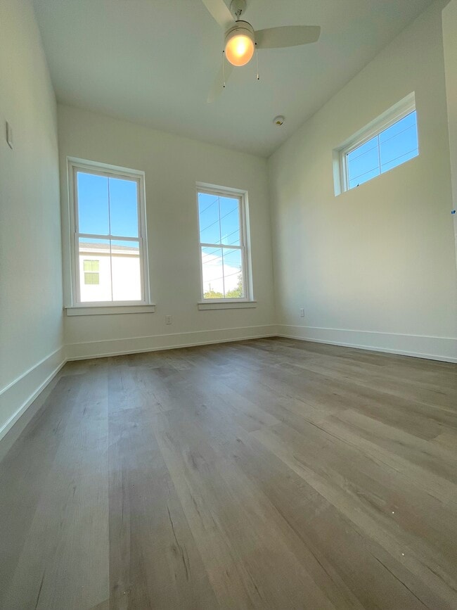 Foto del edificio - 511-513 13th Ave S