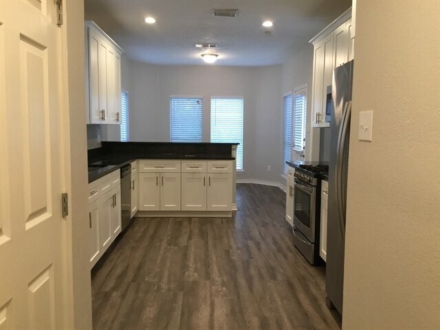 Foto del edificio - 3506 Pine Tree Dr