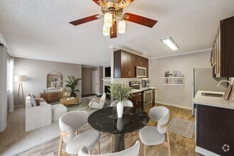 Building Photo - La Valencia Apartment Homes