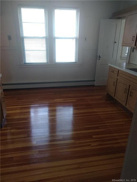 Building Photo - 458 Anson St