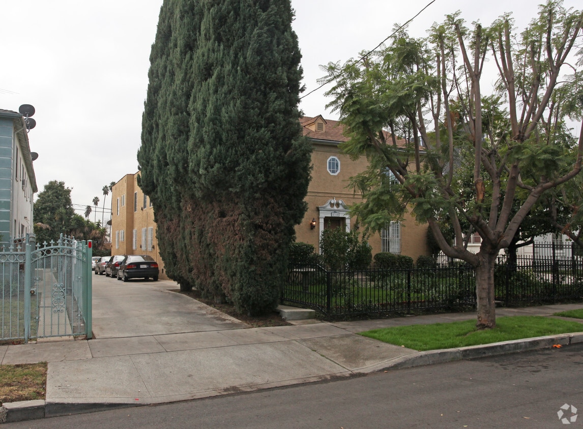 Primary Photo - 5310 LOMA LINDA AV
