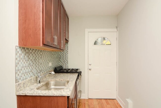 Building Photo - 2913 N Mildred Ave