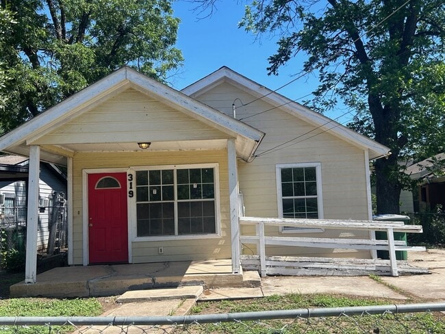 Building Photo - COMING SOON! Cute 3 Bedroom, 1 Bath Close to Downtown San Antonio.