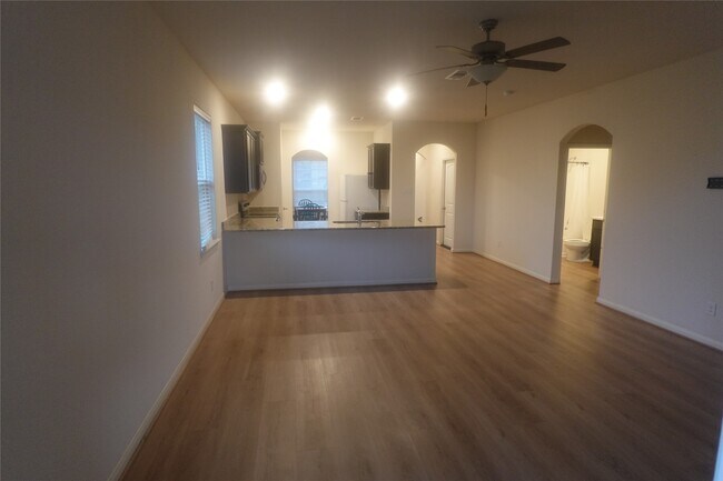 Foto del edificio - 300 Eastwood Flats Dr