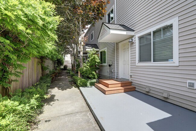 Foto del edificio - Capitol Hill Town Home, 2BR/1.75BA with Vi...