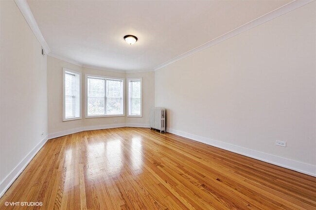 Building Photo - 555 Hinman Ave