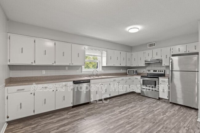 Building Photo - 1803 Bailey Ave