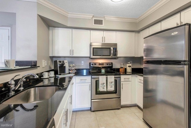 Building Photo - 3 br, 2 bath  - 343 Aragon Ave 400