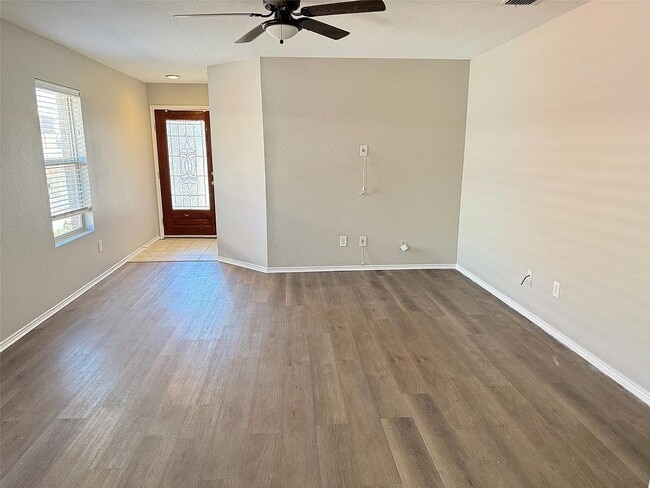 Living room - 8833 Quarry Ridge Trl