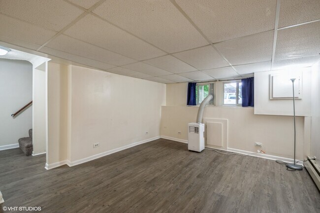 Foto del edificio - 5442 N Ludlam Ave