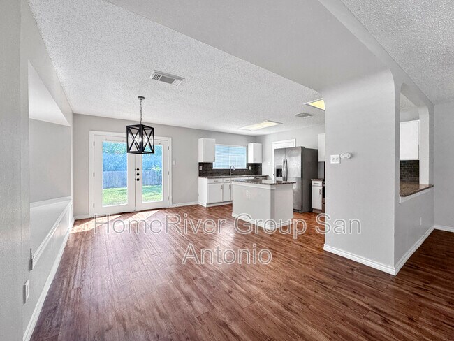 Foto del edificio - 9710 Criswell Creek