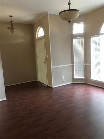 Building Photo - 8801 Creekside Dr
