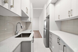 Building Photo - 4775 Av Borden