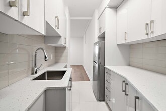 Building Photo - 4775 Av Borden