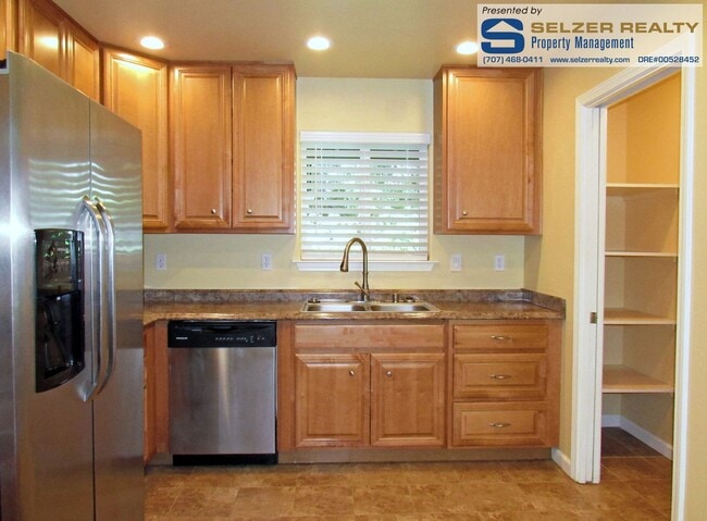 Building Photo - Wonderful 3 bd. home in a park-like setting!