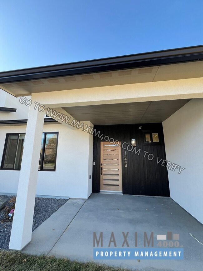Building Photo - 1444 Kennedy Ave
