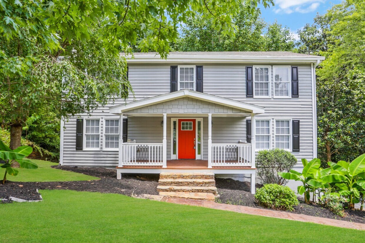 Primary Photo - 2073 Kinridge Rd