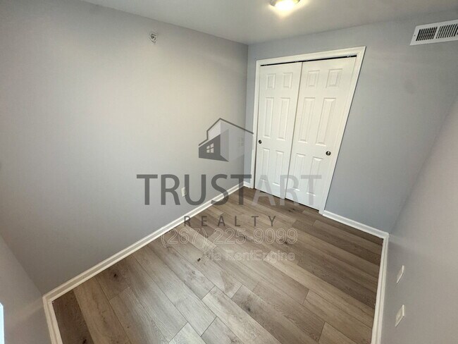 Building Photo - 5448 Springfield Ave