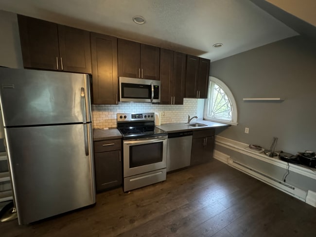 Photo - 175 Roberts Ave Apartment