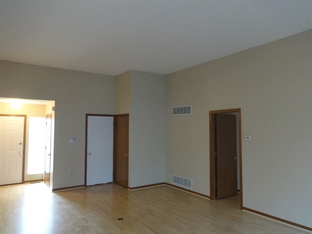 Foto del edificio - 5104 Hilliard Green Dr