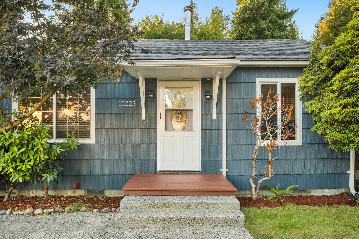 Building Photo - 15225 Wallingford Ave N