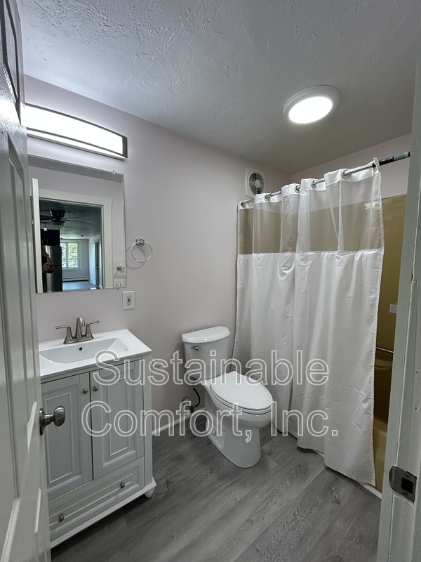 Building Photo - 16 Carlstad St