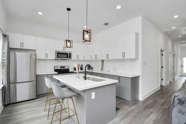 Foto del edificio - 4909 Higgins St