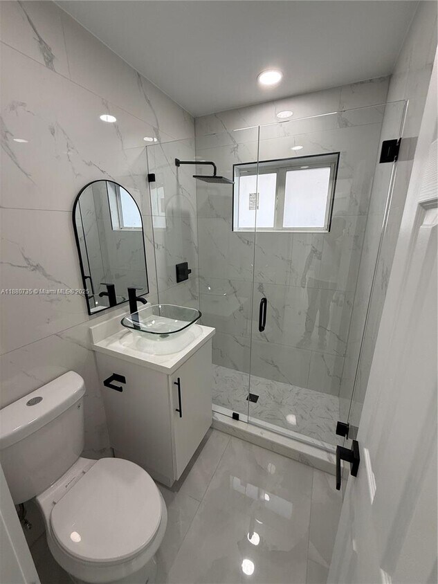 Foto del edificio - 841 W 50th St