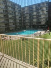 Building Photo - 2106 Kanawha Blvd E