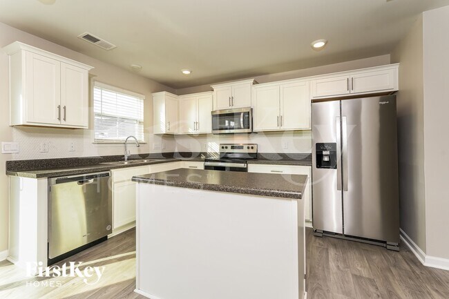 Foto del edificio - 6850 Keeneland Dr