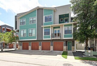 Building Photo - 1504 Lorraine Loop
