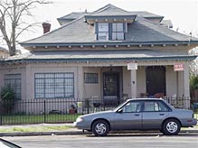 Foto del edificio - 135 N Calaveras St