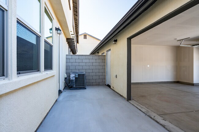 Foto del edificio - 24707 6th St