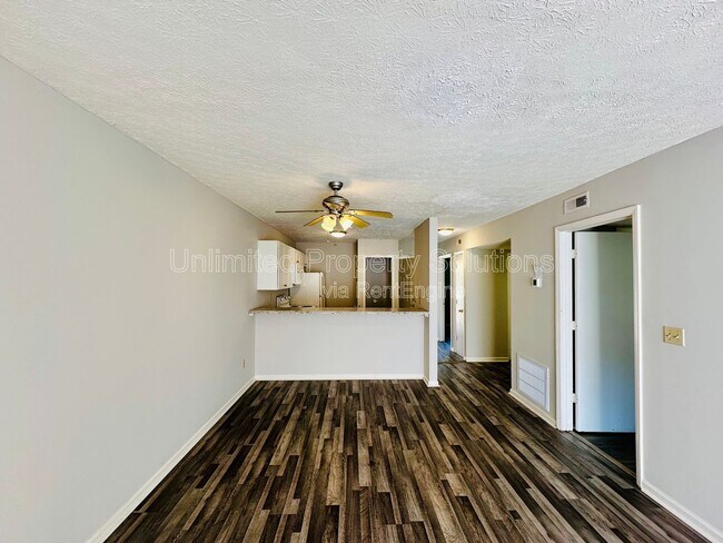 Foto del edificio - 215 Sunn Aire Ct