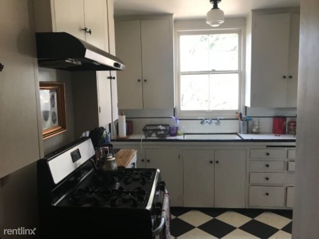 Foto del edificio - 2 br, 1 bath Apartment - 1423 Almond Avenue