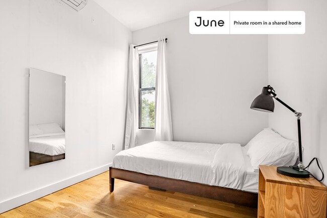 Room in Shared 5 bed/3 bath home - Room in Shared 5 bed/3 bath home