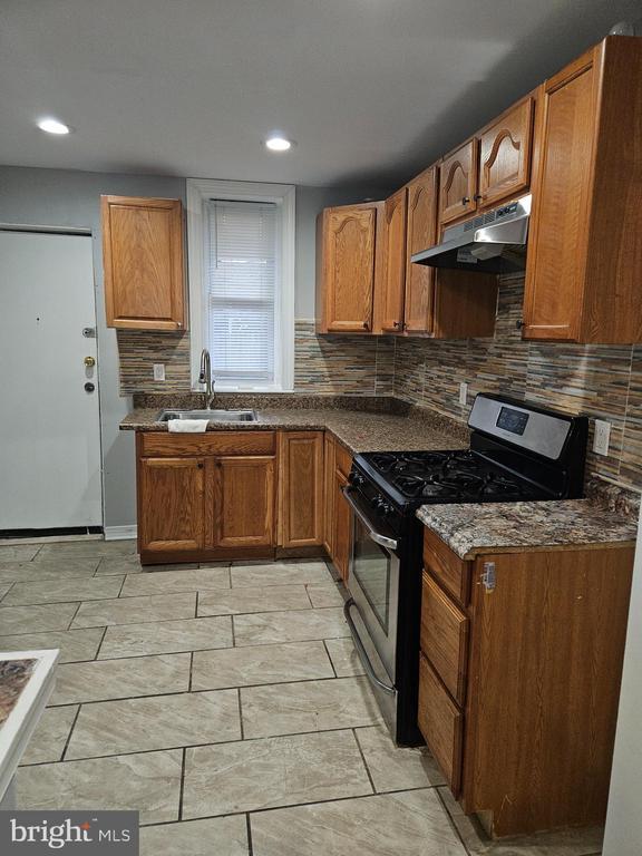 Foto del edificio - 1528 W Oakdale St