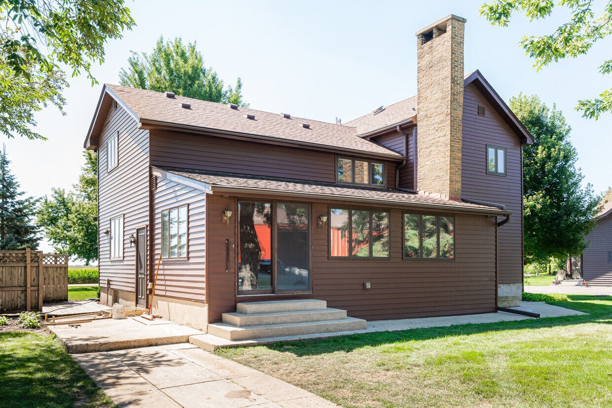 14973 Mt Hunger Rd, Sycamore, IL 60178 House Rental in Sycamore, IL