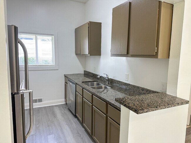 Foto del edificio - 613 Fuller Ave SE