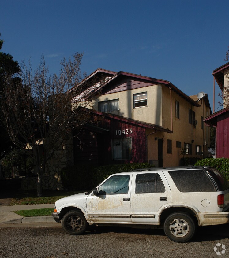 Foto del edificio - Parr, 10424-10425