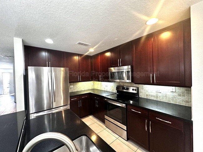 Foto del edificio - 3845 Silverbell Loop