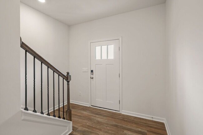 Foto del edificio - 171 Old Home Rd